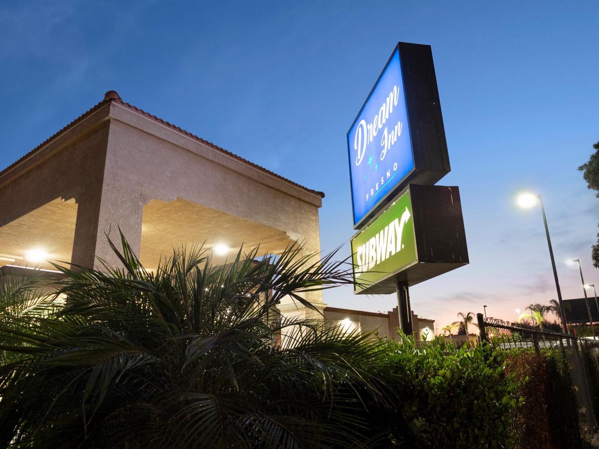 Dream Inn Fresno Esterno foto