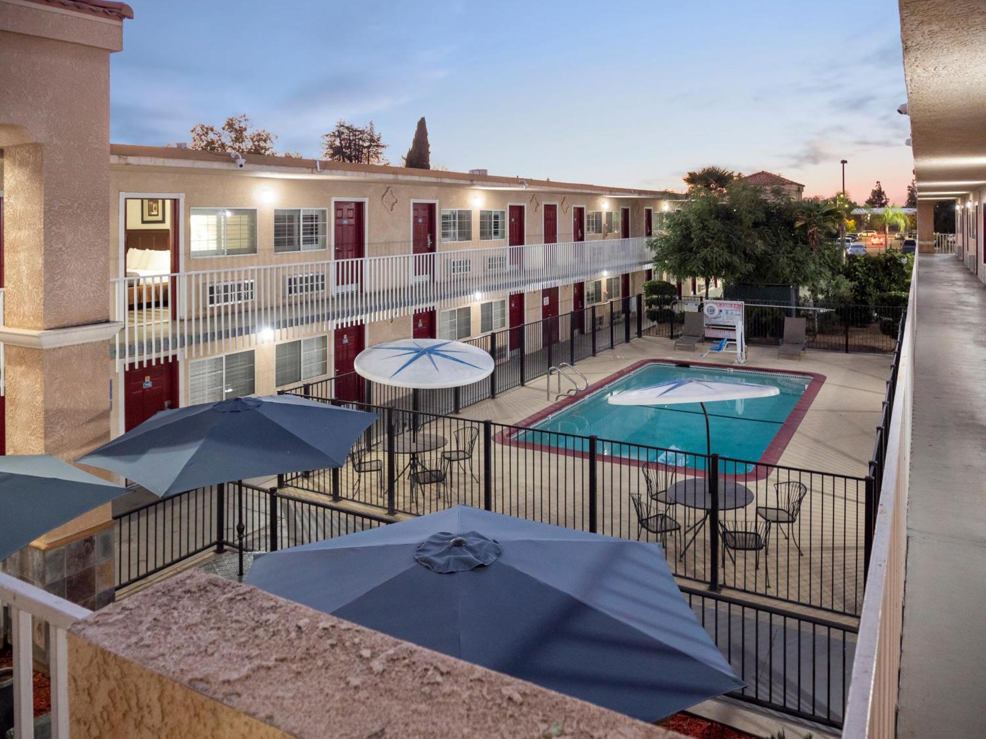 Dream Inn Fresno Esterno foto