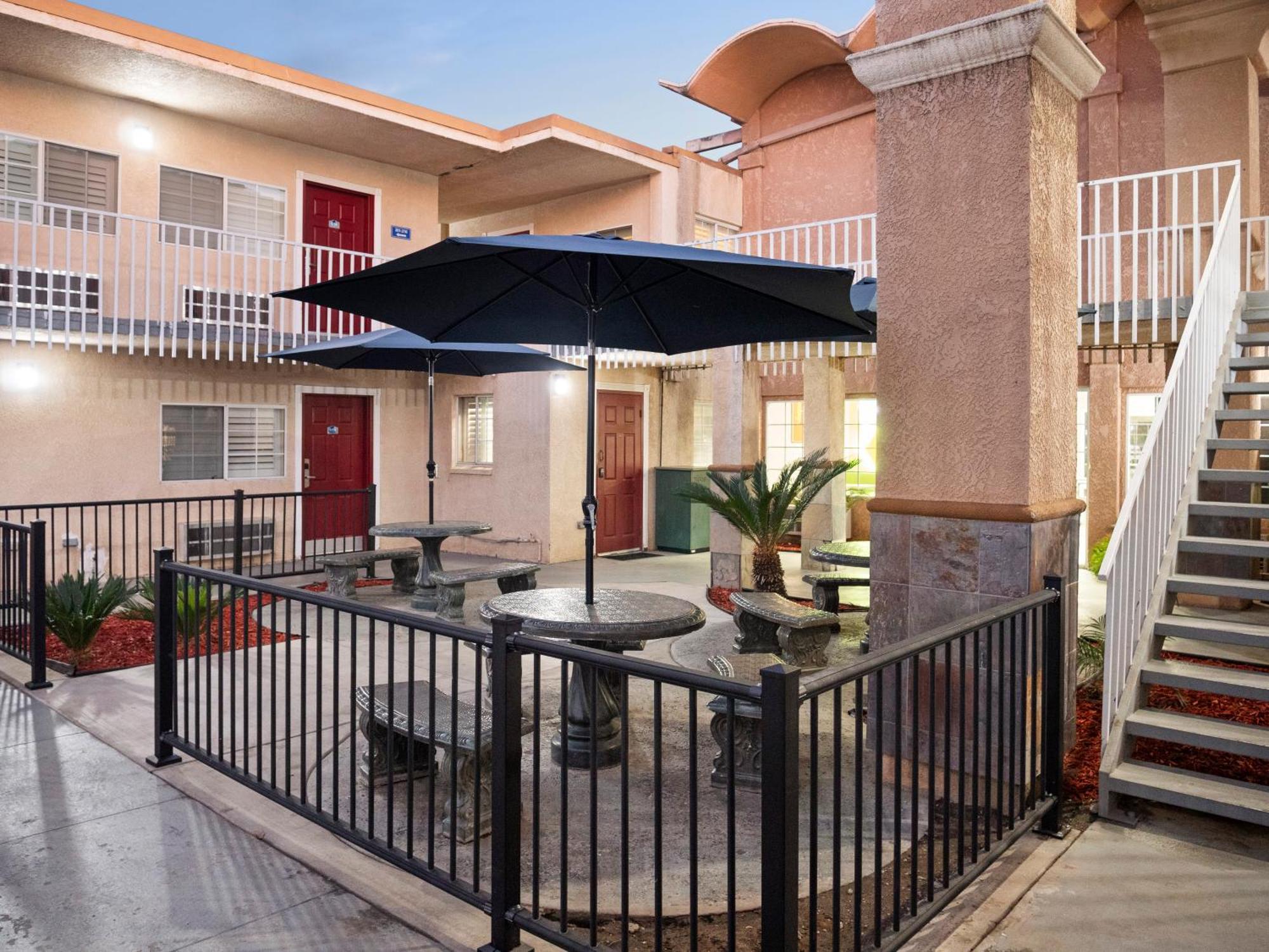 Dream Inn Fresno Esterno foto