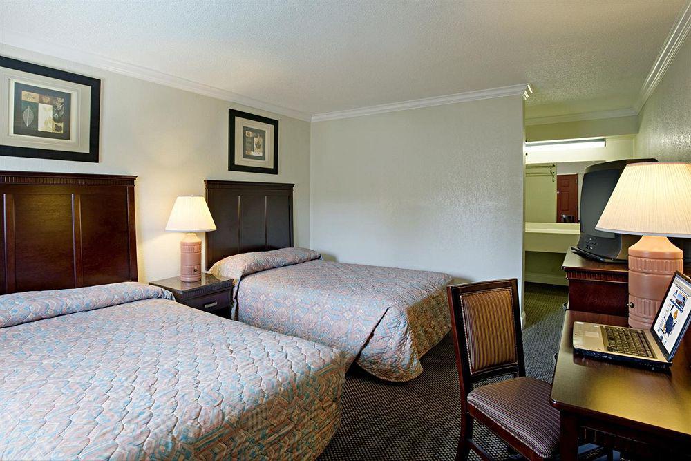 Dream Inn Fresno Camera foto
