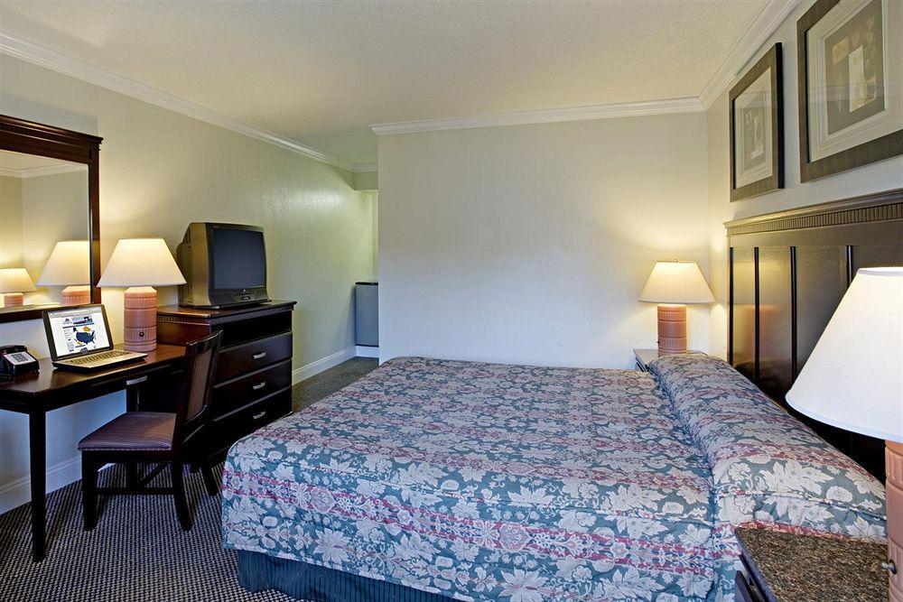 Dream Inn Fresno Camera foto